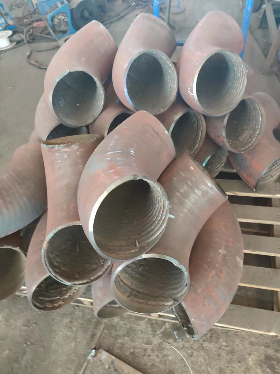 安徽高铬合金耐磨弯头 堆焊耐磨弯头